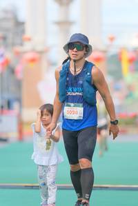 BIB: 5024
                            <button type="button" onclick="openModal(21760621)" class="btn btn-primary btn-sm float-right btn-popup" data-toggle="modal" data-target=".modal-high-quality">
                        <i class="fas fa-shopping-cart"></i> Add to Cart
                    </button>
                                            <button type="button" onclick="isThisMe(21760621, true)" class="btn btn-success btn-sm float-right btn-popup btn-isme hidden" data-toggle="tooltip" data-placement="bottom" title="นี่คือรูปของคุณใช่ไหม คลิกที่นี่เพื่อเอาเข้าอัลบั้ม">
                        <i class="fas fa-plus"></i> Add to album
                    </button>
                    <button type="button" onclick="isThisMe(21760621, false)" class="btn btn-warning btn-sm float-right btn-popup btn-isnotme hidden">
                        <i class="fas fa-ban"></i> Remove from album
                    </button>